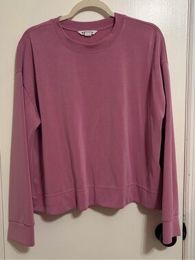 Athleta Crewneck Long Sleeve Top in Pink - Classic Comfort